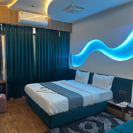Hotel Victoria Prime 苏拉特 外观 照片