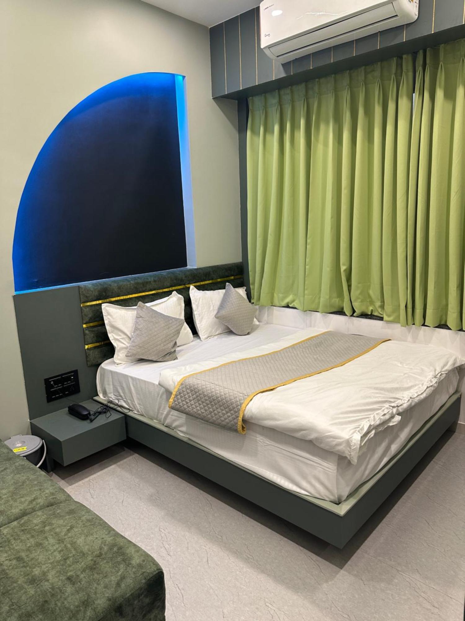 Hotel Victoria Prime 苏拉特 外观 照片
