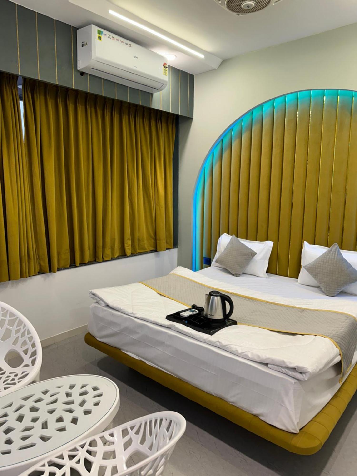 Hotel Victoria Prime 苏拉特 外观 照片