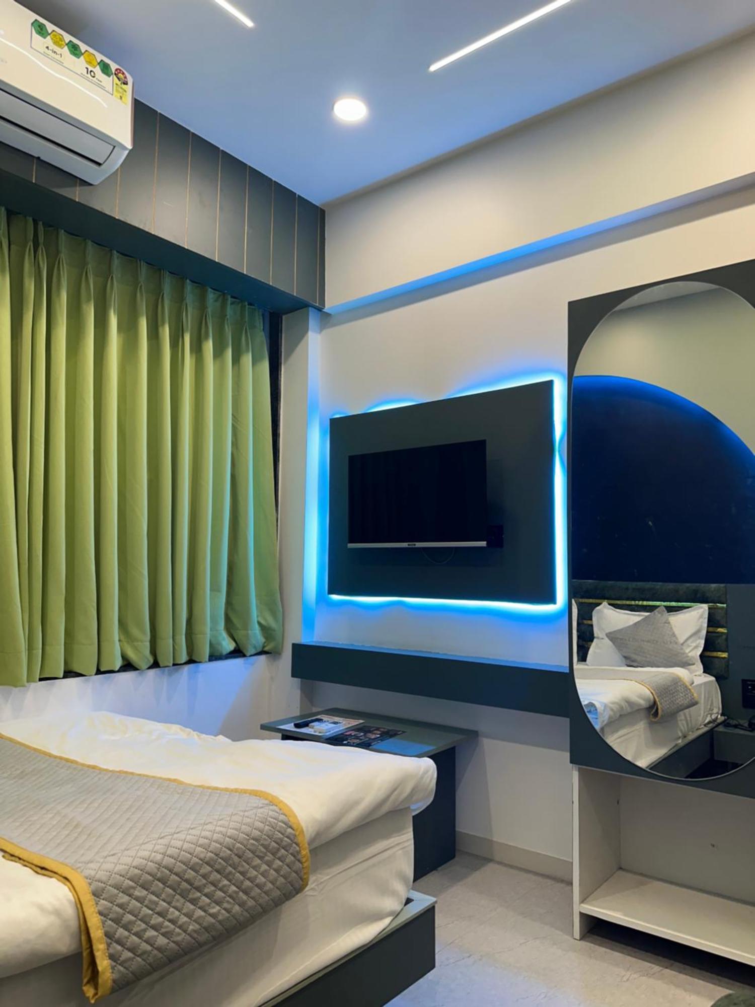 Hotel Victoria Prime 苏拉特 外观 照片