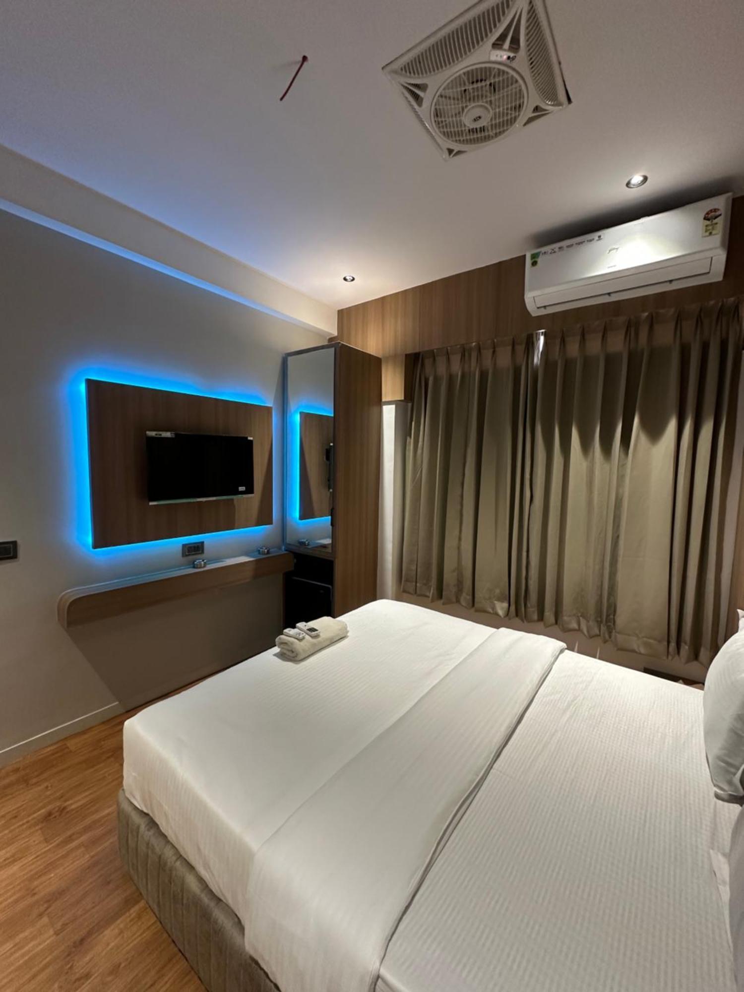 Hotel Victoria Prime 苏拉特 外观 照片